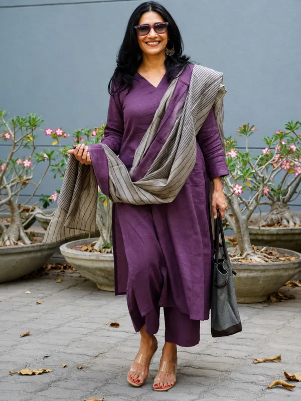 Women_Ethnic_Rayon_Cotton_kurti_Set