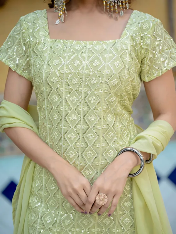 Intricate_Thread_&_Sequence_Work_Dress