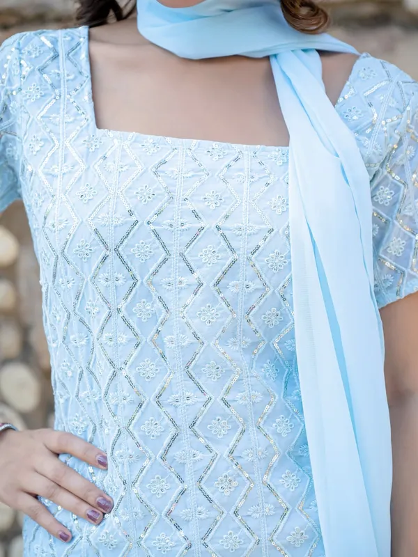 Intricate_Thread_&_Sequence_Work_Dress