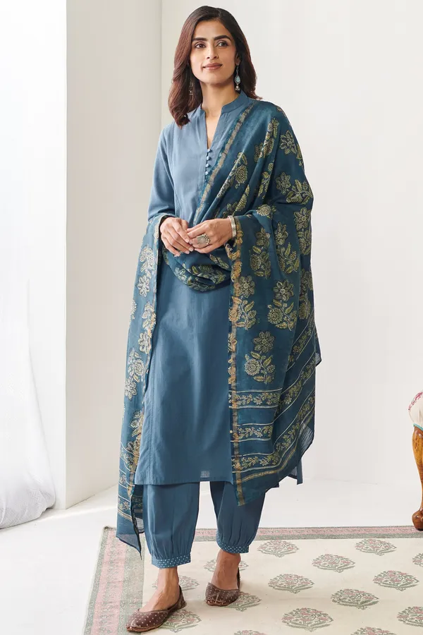 Women_Ethnic_Embroidered_Sequence_Lace_Work_With_Digital_Printed_Kurti_Set