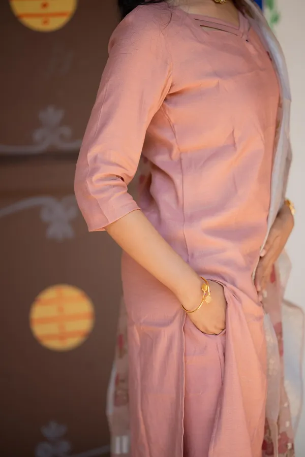 Women_Ethnic_Embroidered_Work_With_Digital_Printed_Kurti_Set