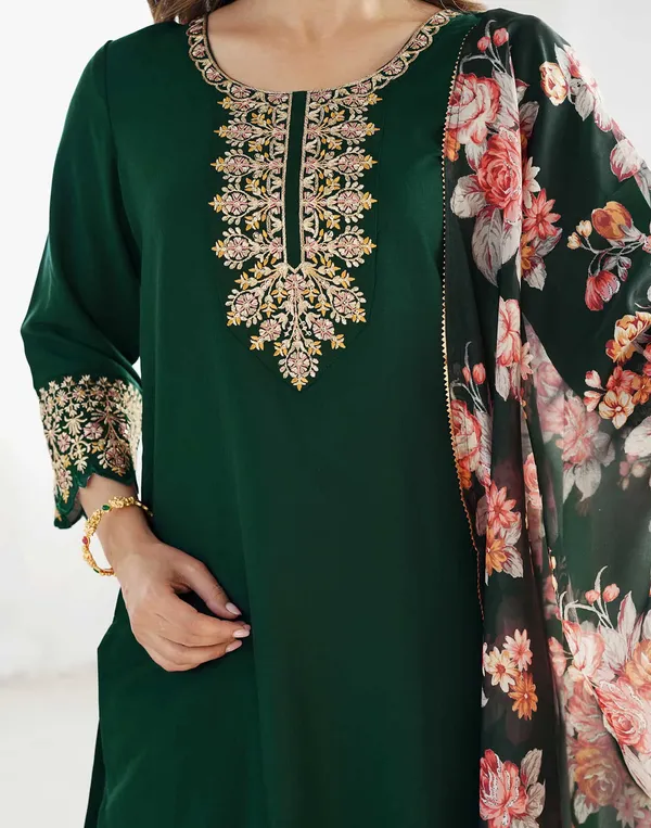 Women_Ethnic_Embroidered_Work_With_Digital_Printed_Kurti_Set