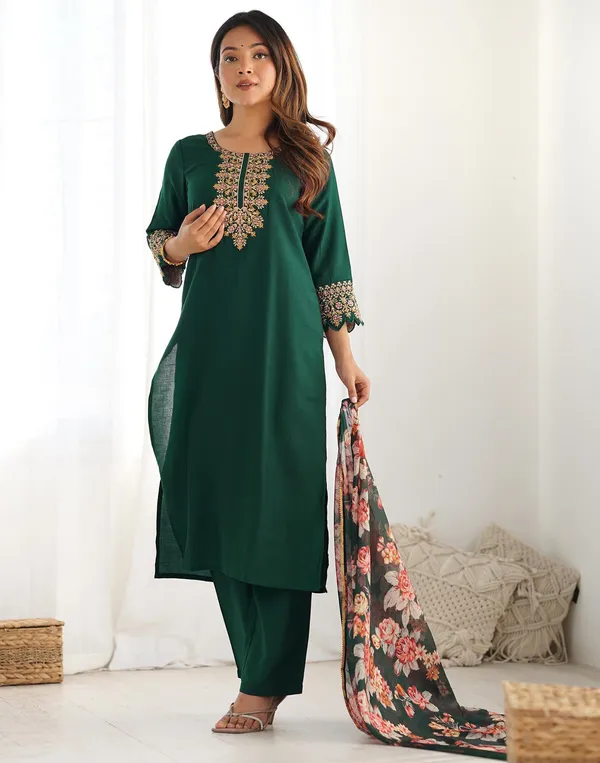 Women_Ethnic_Embroidered_Work_With_Digital_Printed_Kurti_Set