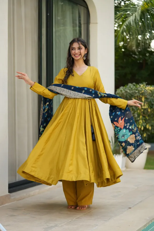 Women_Ethnic_Digital_Printed_Kurti_Set