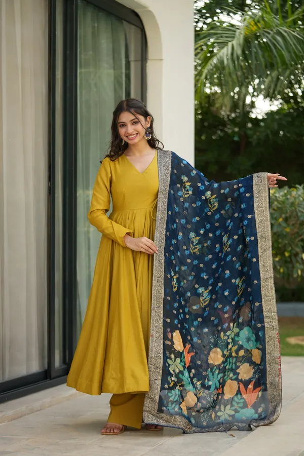 Women_Ethnic_Digital_Printed_Kurti_Set