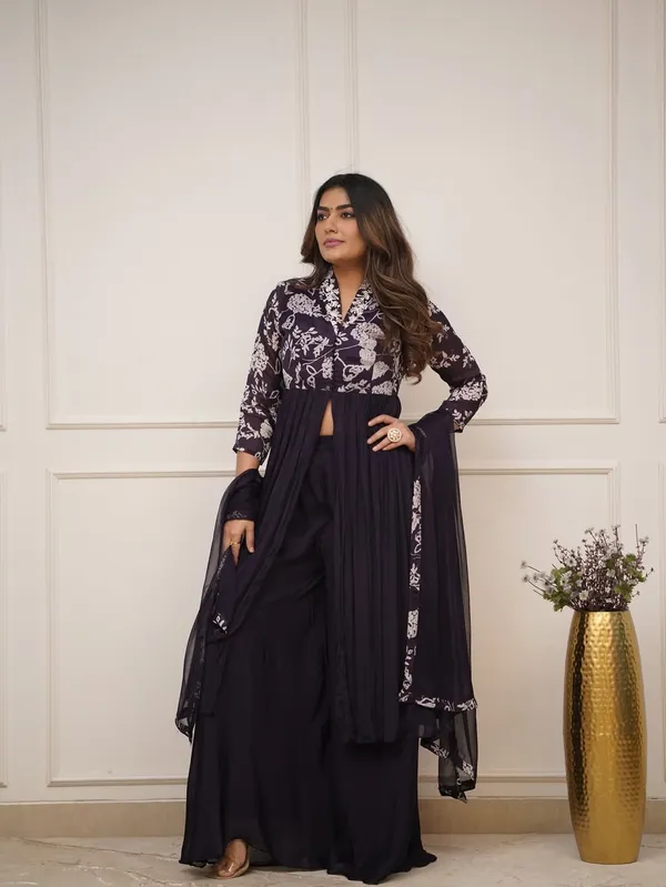 Women_Ethnic_Embroidered_Work_With_Digital_Printed_Kurti_Set