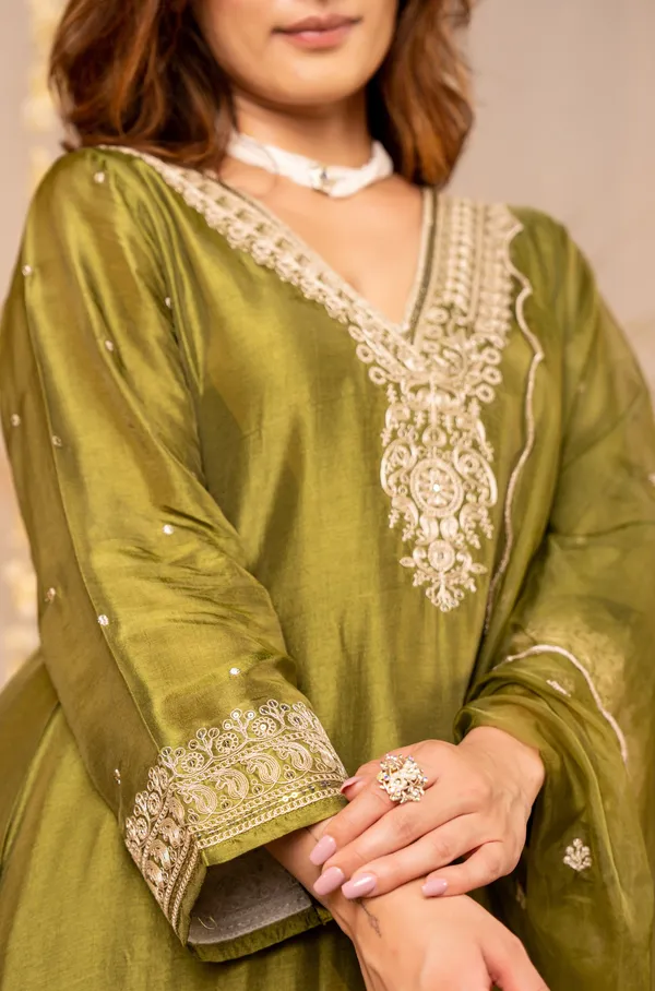Women_Ethnic_Embroidered_Sequence_Lace_Work_Kurti_Set