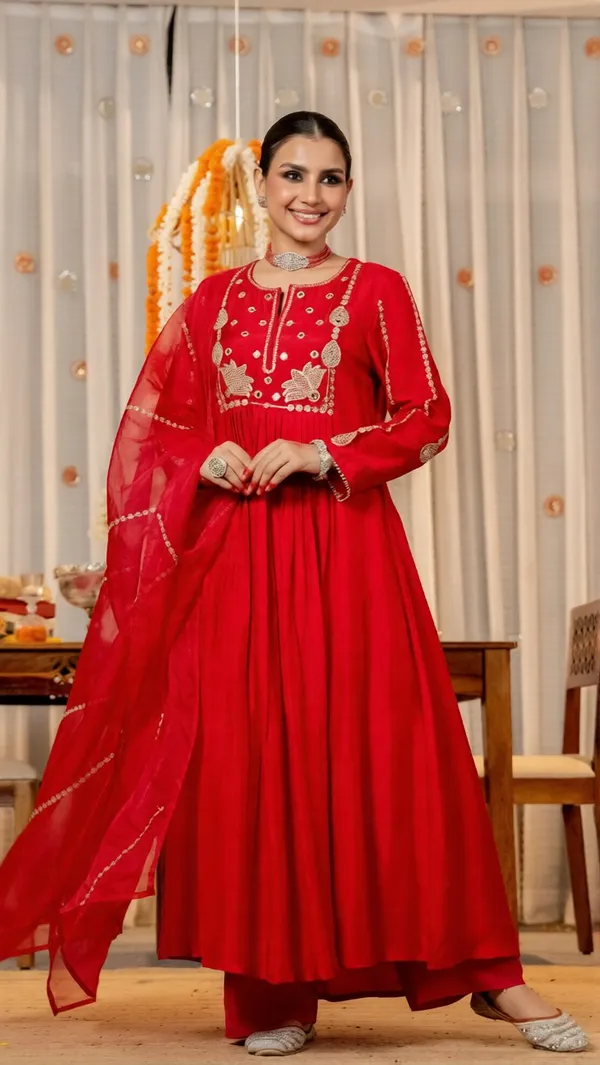 Women_Ethnic_Embroidered_Work_Kurti_Set