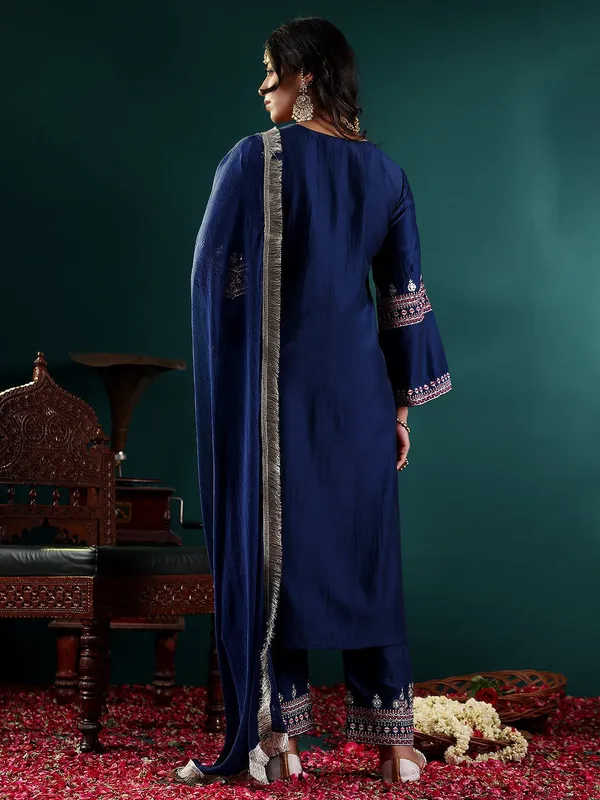 Women_Ethnic_Embroidered_Sequence_Lace_Work_Kurti_Set