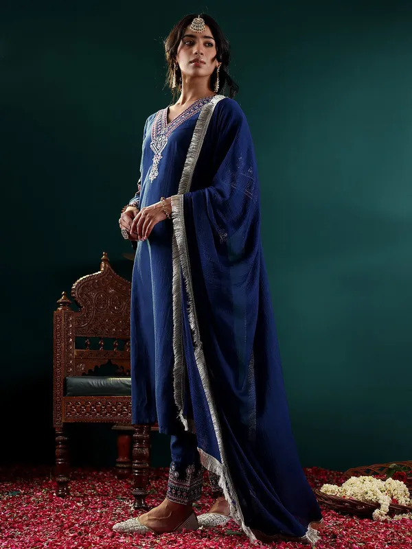 Women_Ethnic_Embroidered_Sequence_Lace_Work_Kurti_Set