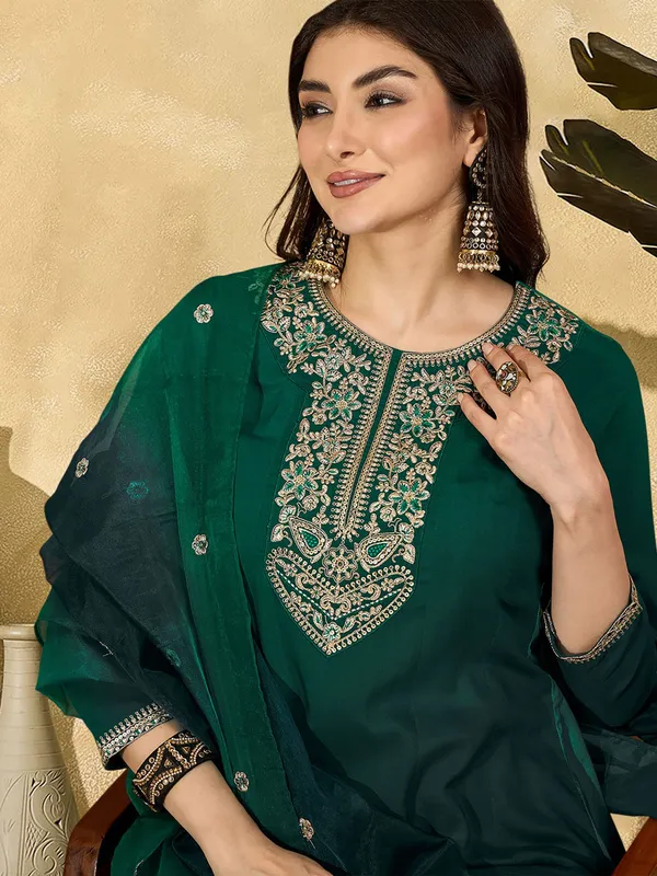 Women_Ethnic_Embroidered_Work_Kurti_Set