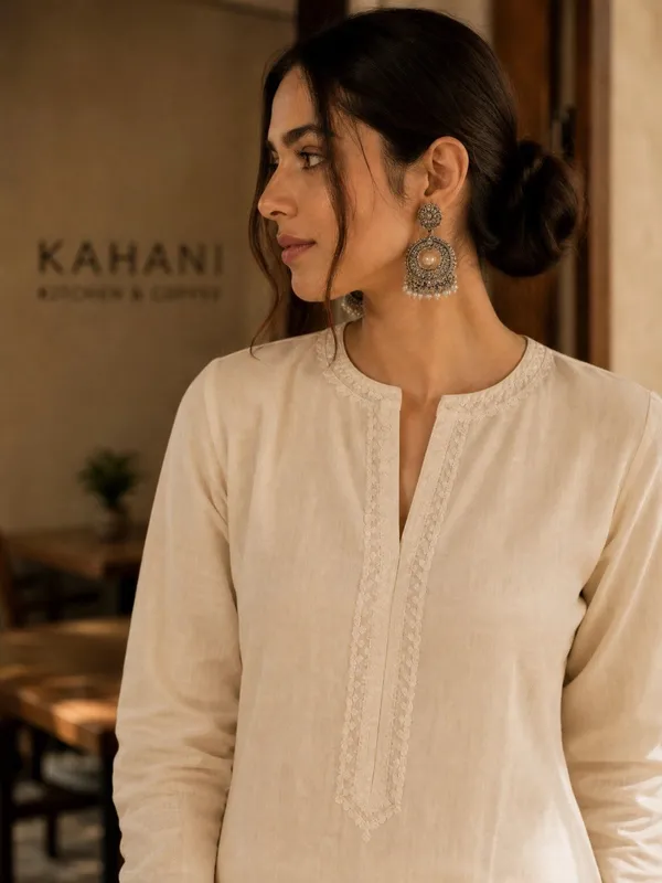 Women_Ethnic_Embroidered_Work_Kurti_Set