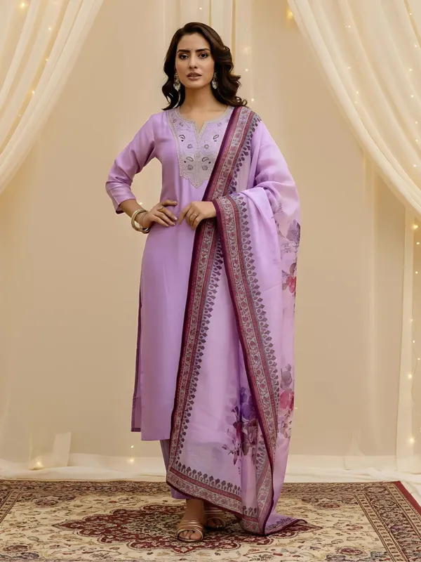 Women_Ethnic_Embroidered_Work_With_Digital_Printed_Kurti_Set