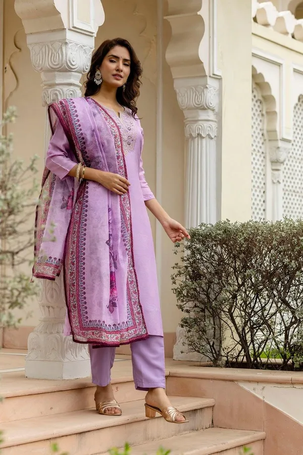 Women_Ethnic_Embroidered_Work_With_Digital_Printed_Kurti_Set