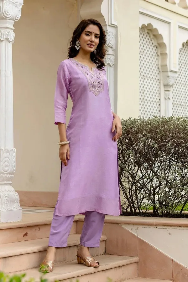 Women_Ethnic_Embroidered_Work_With_Digital_Printed_Kurti_Set