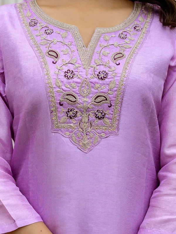 Women_Ethnic_Embroidered_Work_With_Digital_Printed_Kurti_Set