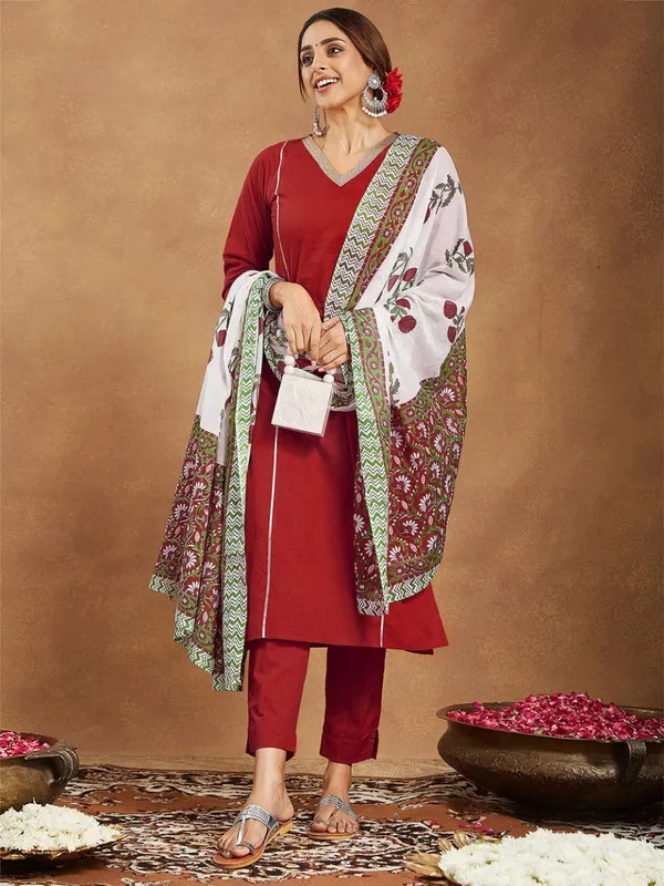 Women_Ethnic_Embroidered_Work_With_Digital_Printed_Kurti_Set