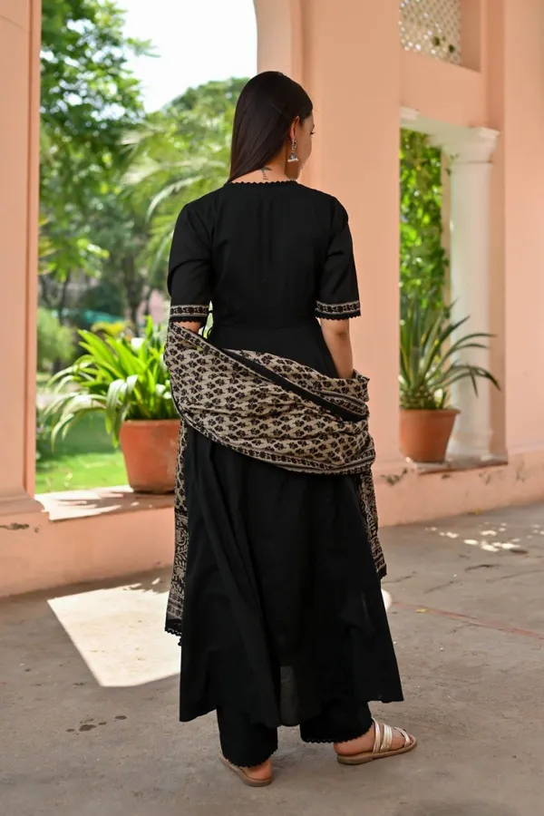 Women_Ethnic_Digital_Printed_Kurti_Set