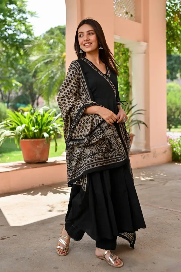 Women_Ethnic_Digital_Printed_Kurti_Set