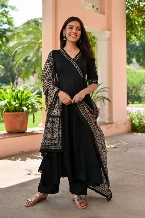 Women_Ethnic_Digital_Printed_Kurti_Set