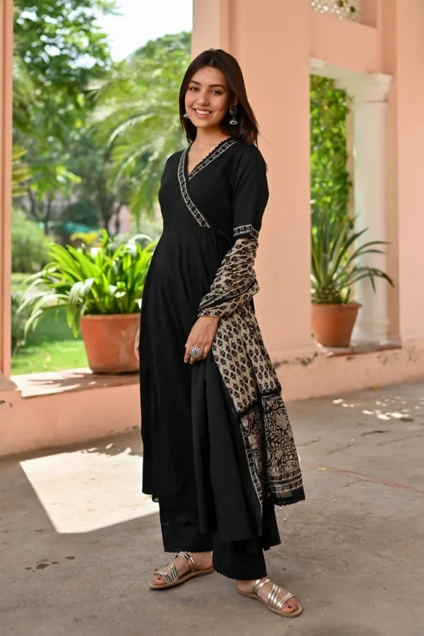 Women_Ethnic_Digital_Printed_Kurti_Set