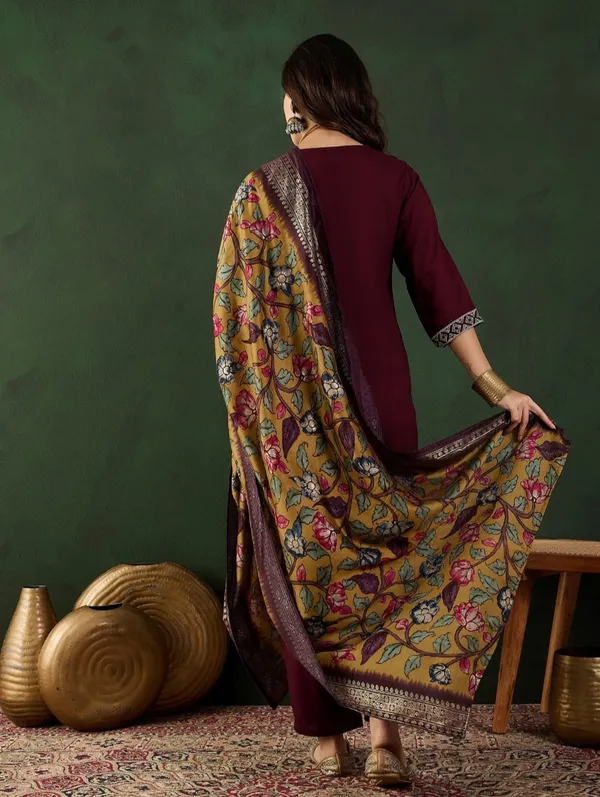 Women_Ethnic_Embroidered_Work_With_Digital_Printed_Kurti_Set