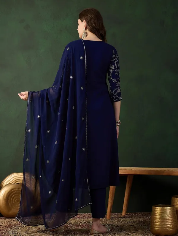 Women_Ethnic_Embroidered_Work_Kurti_Set