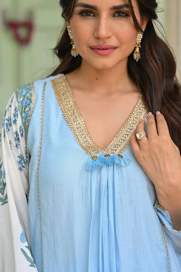 Women_Ethnic_Embroidered_Work_With_Digital_Printed_Kurti_Set