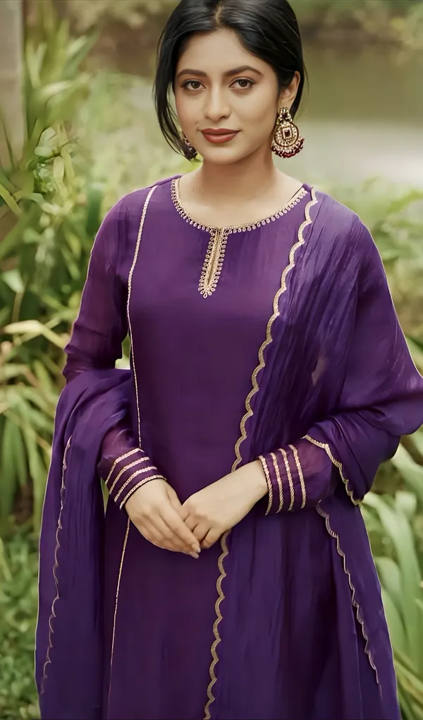 Women_Ethnic_Embroidered_Work_Kurti_Set