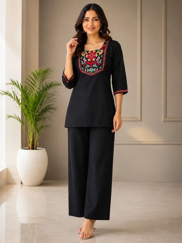 Black_Rayon_slub_With_Embroidery_Work_Co-Ord_Set_From_Women_Ethnic
