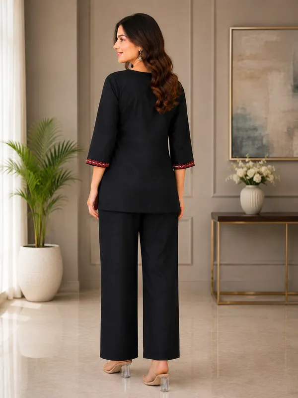 Black_Rayon_slub_With_Embroidery_Work_Co-Ord_Set_From_Women_Ethnic
