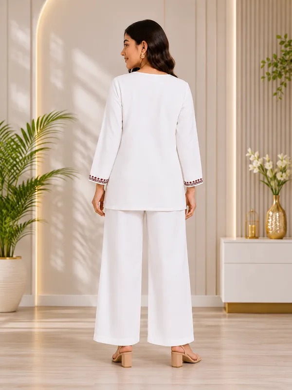 White_Rayon_slub_With_Embroidery_Work_Co-Ord_Set_From_Women_Ethnic