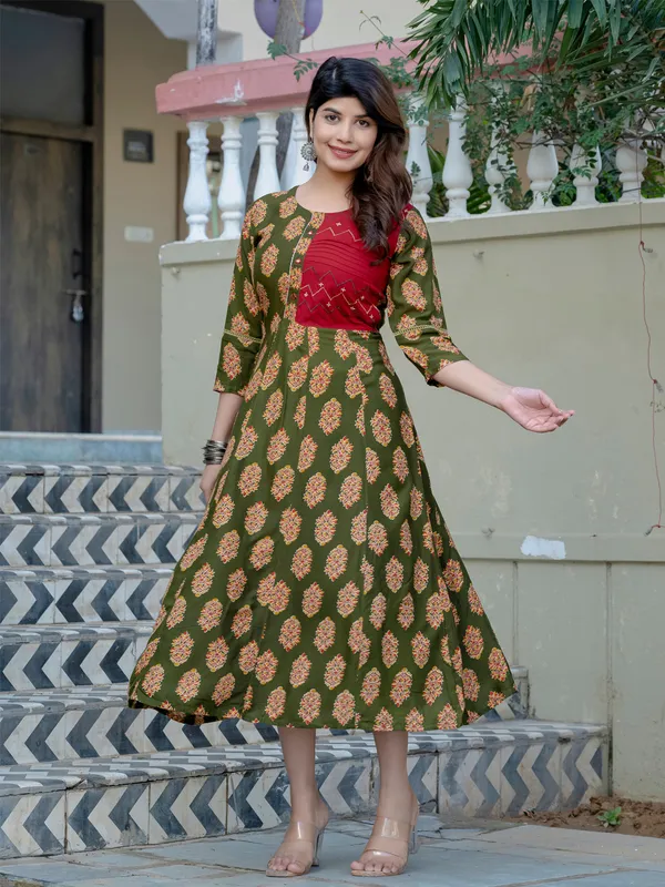 Women_Ethnic_Classic_Comfort_Everyday_A-Line_Kurti_(_With_Embroidery_Work)