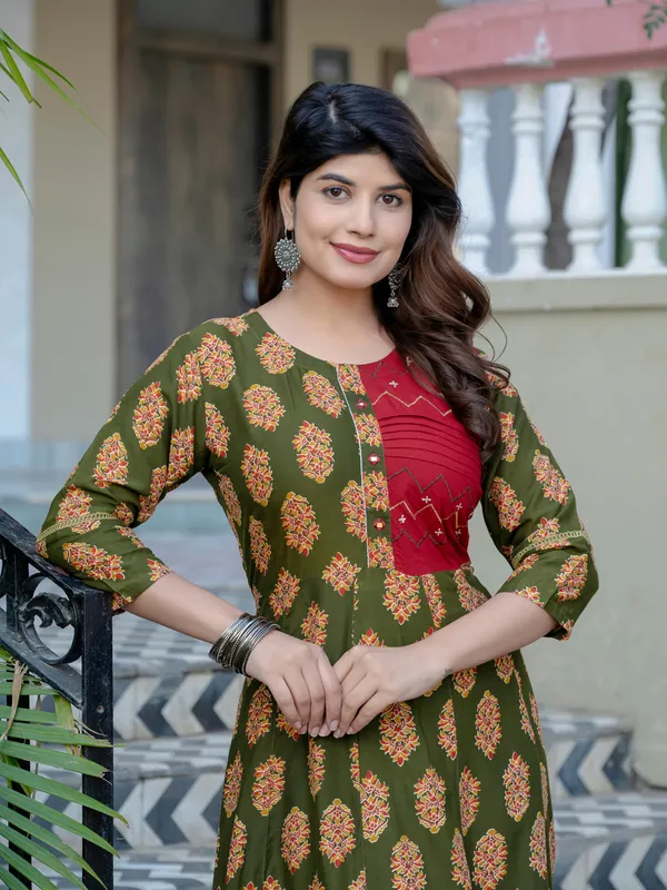 Women_Ethnic_Classic_Comfort_Everyday_A-Line_Kurti_(_With_Embroidery_Work)