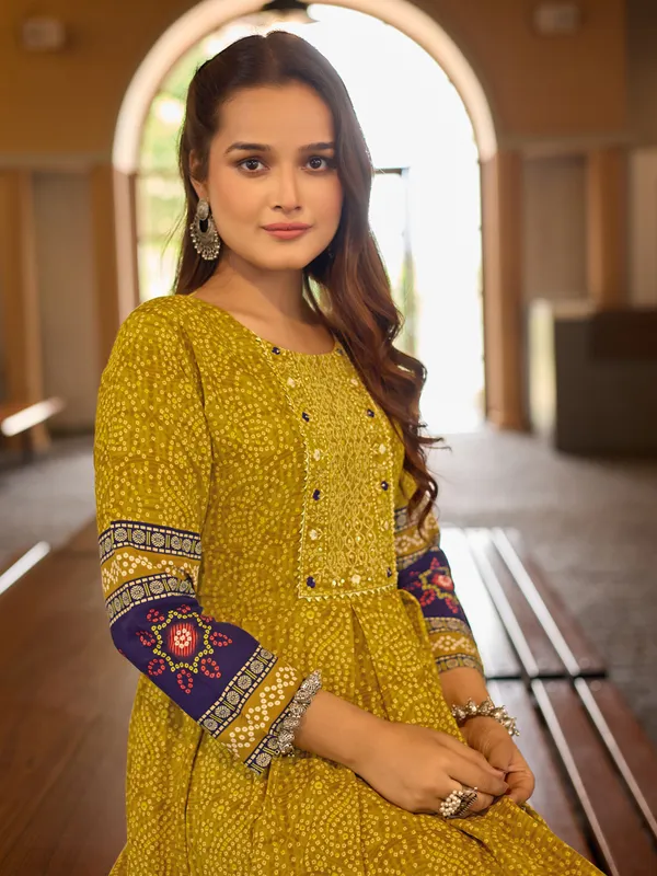 Women_Ethnic_Classic_Comfort_Everyday_A-Line_Kurti_(_With_Embroidery_Work)