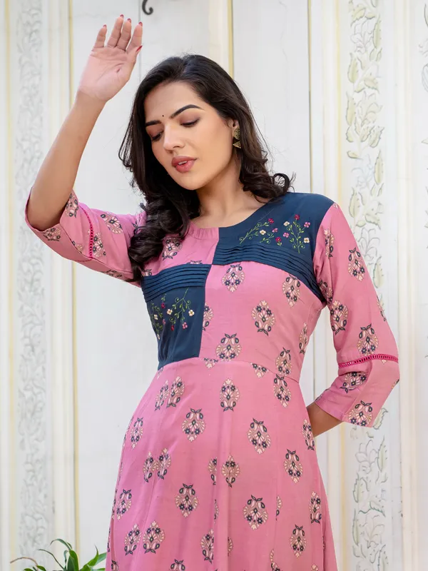 Women_Ethnic_Classic_Comfort_Everyday_A-Line_Kurti_(_With_Embroidery_Work)
