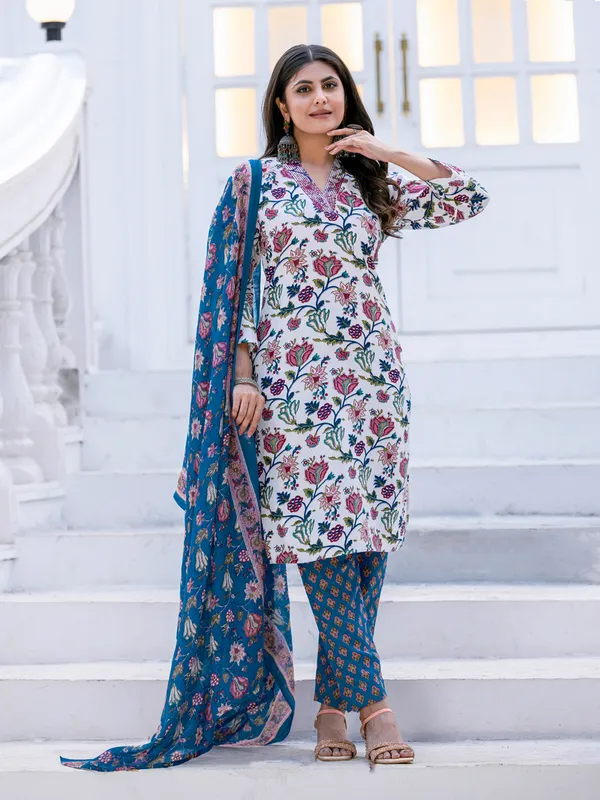 Women_Ethnic_Classic_Comfort_Everyday_Kurti_set
