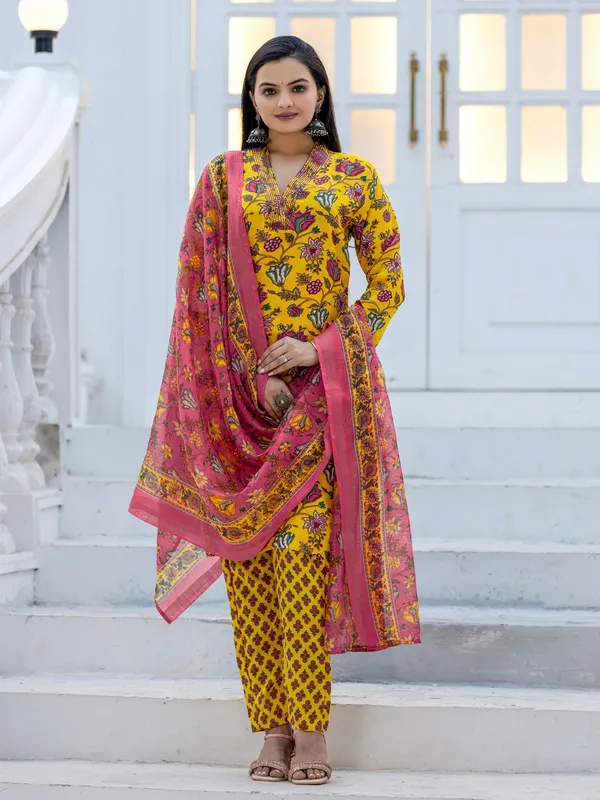 Women_Ethnic_Classic_Comfort_Everyday_Kurti_set