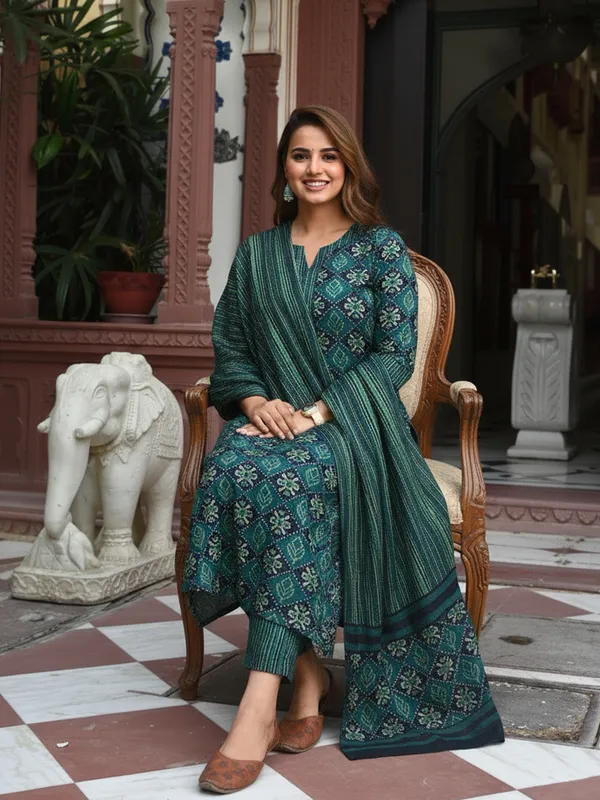 Women_Ethnic_Classic_Comfort_Everyday_Kurti_set