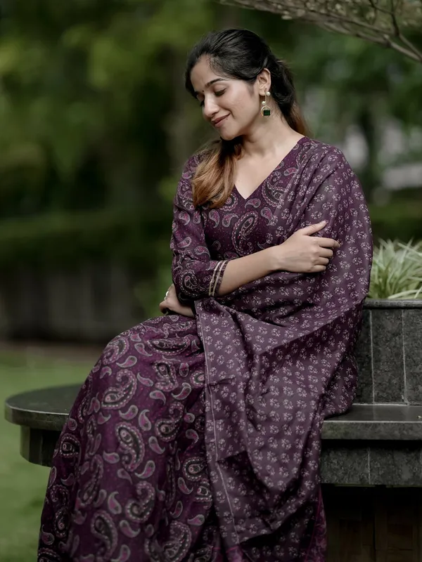 Women_Ethnic_Classic_Comfort_Everyday_Kurti_set