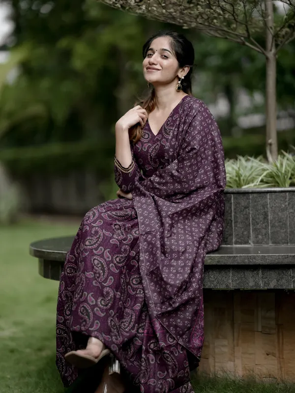 Women_Ethnic_Classic_Comfort_Everyday_Kurti_set