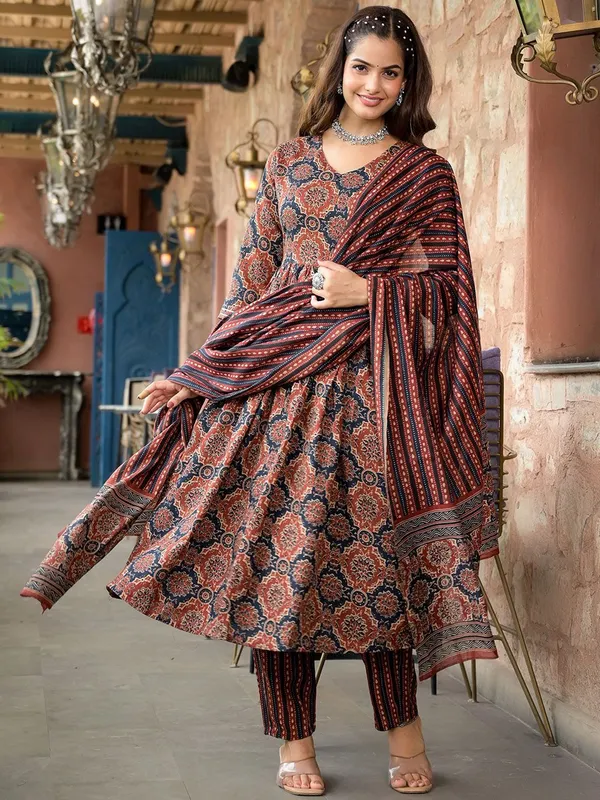 Women_Ethnic_Classic_Comfort_Everyday_Kurti_set