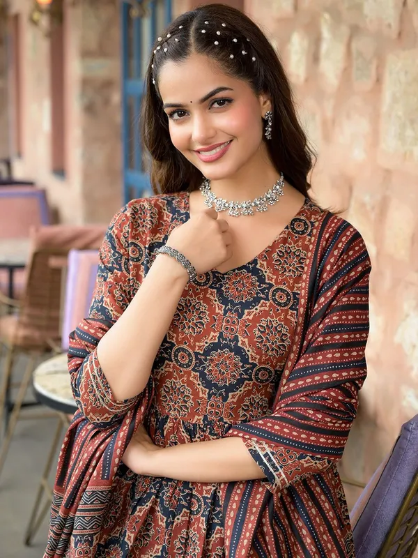 Women_Ethnic_Classic_Comfort_Everyday_Kurti_set