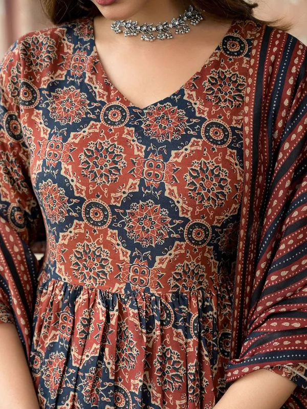 Women_Ethnic_Classic_Comfort_Everyday_Kurti_set