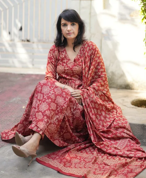 Women_Ethnic_Classic_Comfort_Everyday_Kurti_set