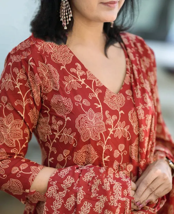 Women_Ethnic_Classic_Comfort_Everyday_Kurti_set