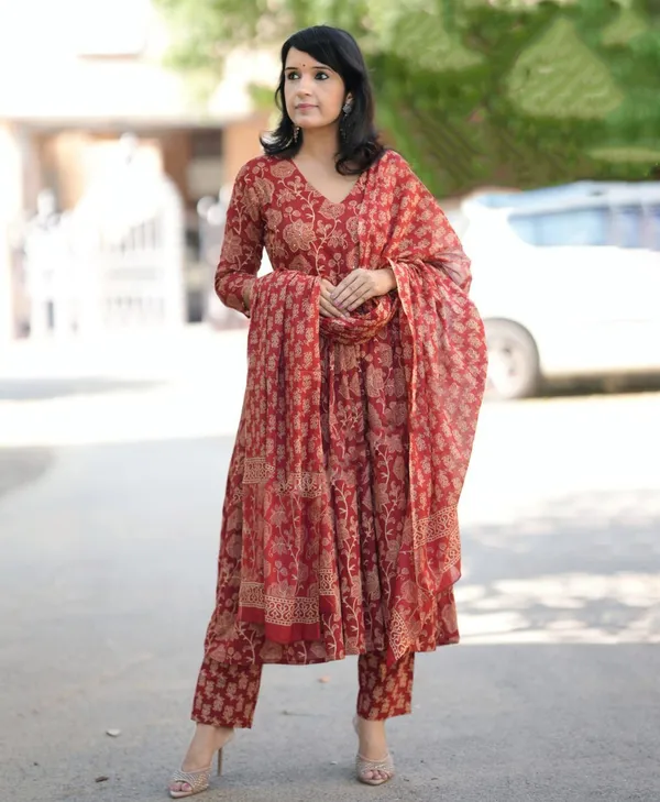 Women_Ethnic_Classic_Comfort_Everyday_Kurti_set