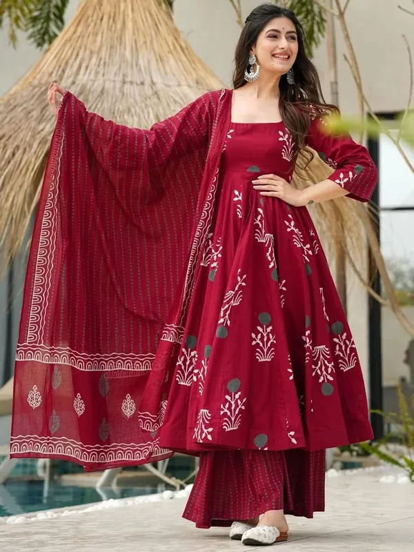 Women_Ethnic_Classic_Comfort_Everyday_Kurti_set
