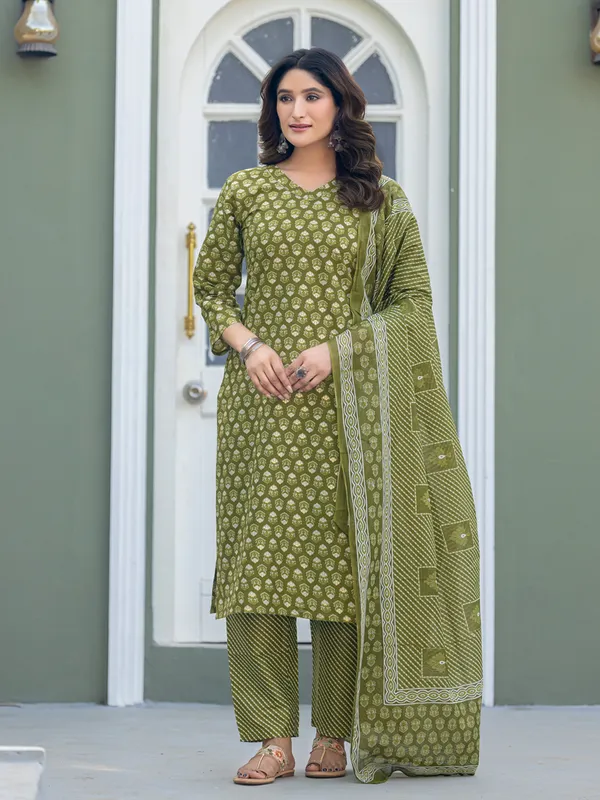 Women_Ethnic_Classic_Comfort_Everyday_Kurti_set