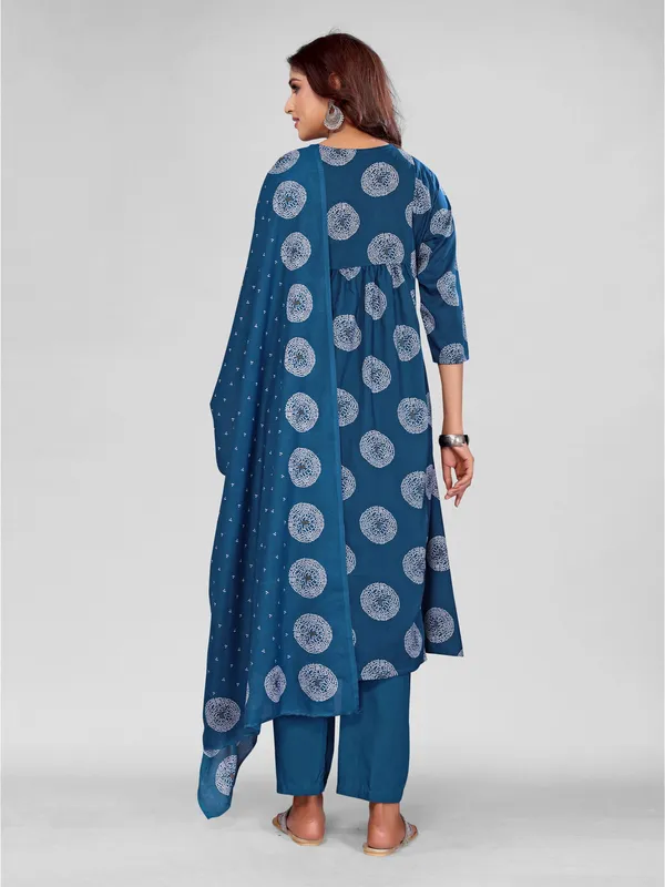 Women_Ethnic_Classic_Comfort_Everyday_Kurti_set_(_Kurti-Embroidery_Work_on_Neck)
